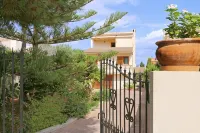 Quiet residential area, beach 300m, pool, rustic kitchen, ideal for families - 2 ดาว