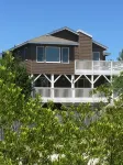 Charming cottage 2 blocks from the beach - プール