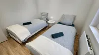 Central Quiet Apt w/ Garage & Equipped Kitchen - 2-Star