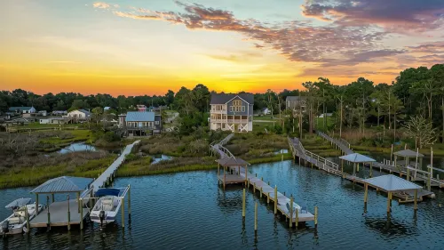 Paradise Waterfront Retreat – 5  | Elevator | Dock + Decks, Boat Access - 4-Star