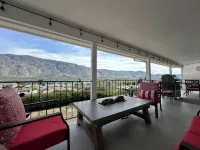 The View on 87th Osoyoos 2 bedroom, 1.5 bath, covered patio view vacation home. - 3 étoiles