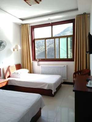 Zanhuang Shiyan Guanghua Hostel