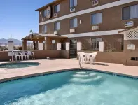 Super 8 by Wyndham Lake Havasu City