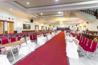 RedDoorz Plus Near Alun Alun Karanganyar Hotels in Karanganyar