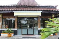 Homestay Simpang Tujuh Hotels in Cepu