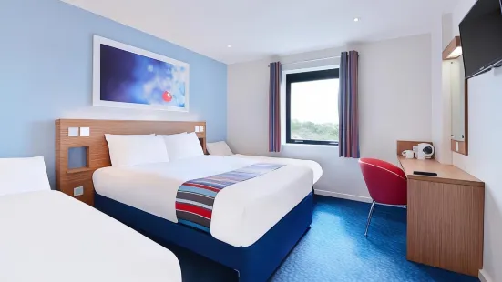 Travelodge Kinross M90