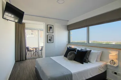 Phaedrus Living: Luxury Suite Nicosia 501 Отели рядом с достопримечательностью «GSP Stadium»