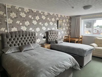 The Lawns Tea Room and B&B Hotels in Street