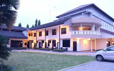 Insumo Palace Hotel & Resort Kediri