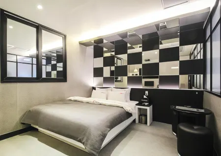 Enter Motel Sacheon