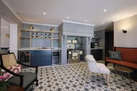 Chapter House Boutique Hotel by the Living Journey Collection - bar