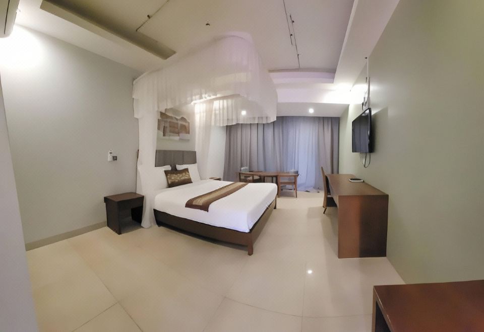 아촐리 인 수영장