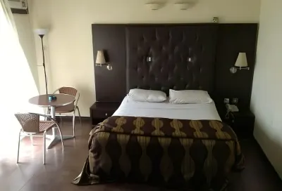 Nelrose Hotel - Class King