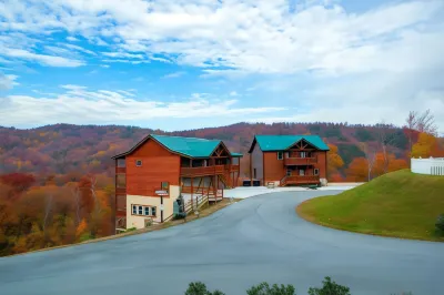 Splash of Gatlinburg 6 Bedroom Cabin by Redawning Hotéis em Sevier County