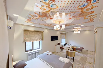 Nanosh East Hotel