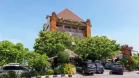 Mega Boutique Hotel & Spa Bali - parking