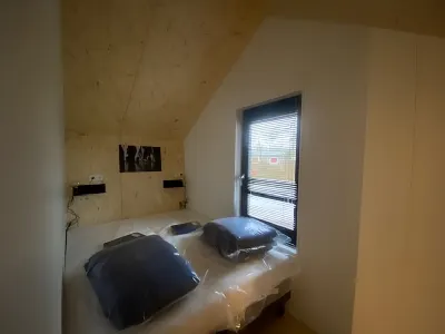 Solo Retreat 4 Hotels near عالم واليبي