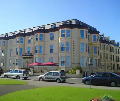 Delmont Hotel
