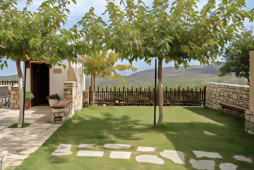 Earino Hotels in Faistos