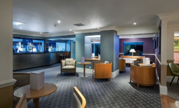 4. 더블트리 바이 ..