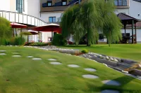 Hotel - Restaurant Dahm Hotels near Centre Culturel LAREI