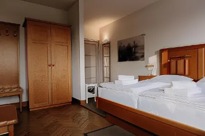 Hotel Zur Treene Ξενοδοχεία στην πόλη Friedrichstadt