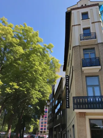 Hotel de Bordeaux Отели рядом с достопримечательностью «Космический городок»