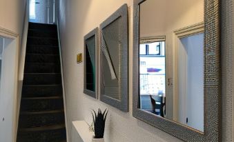 Bright Spacious 3-Bed with Office & Patio, Preston