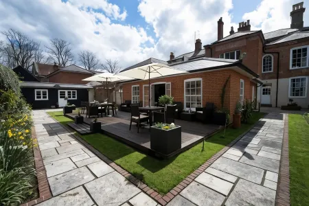 East Walls Hotel Отели в г. Север Мандхэм