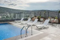 Royal Tulip Hotel & Casino Tbilisi , Georgia - สระว่ายน้ำบนดาดฟ้า