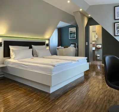 Zeitwohnhaus Suite Hotel & Serviced Apartments Hotel dekat Walderlebniszentrum Tennenlohe
