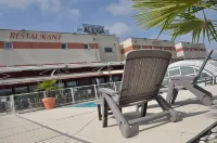 Brit Hotel Confort Alexia - la Souterraine - Pools