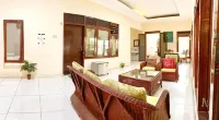 Homey Guesthouse Near SBY Zoo Syariah Hotel a Wonokromo