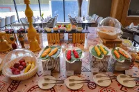 The World Surat Hotels in Сурат