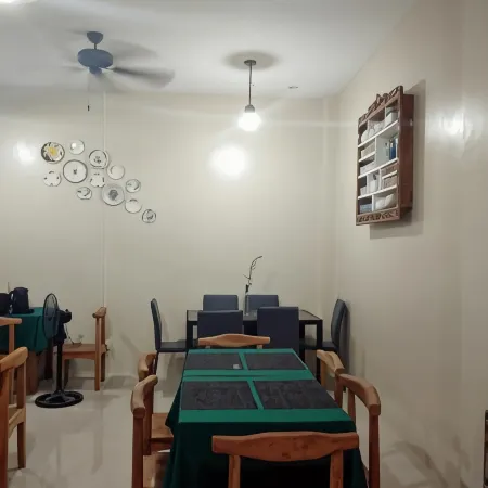 B&S Orchids Suites Hotel
