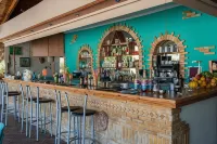 Zante Nest Studios & Apartments - bar