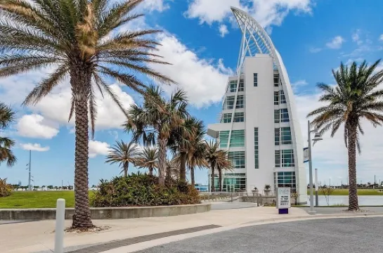 Affordable ONE BR Main Floor Condo RIGHT ON THE BEACH w/ KING Bed & Heated POOL!