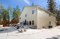 Magnificent Creater Road Retreat with 6 bedrooms and 3 bathroom on 1.2 acres.