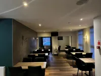 Crown Hotel & Bar