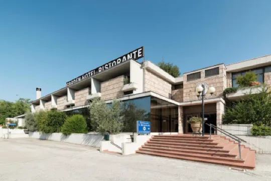 特爾尼花園酒店