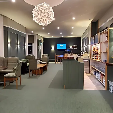Alexandra Hotel