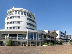 Top 3 Four-Star Hotels in Maputo