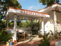 Happy Family Guesthouse - Pools