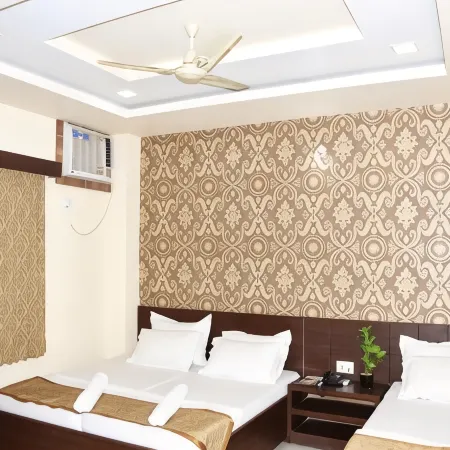 Hotel Ata Inn and Restaurant (20 Mtrs from Dargah), Ajmer Отели рядом с достопримечательностью «Даргах Шариф»