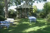 Lake Haven Motor Inn - Motels