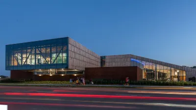 InterContinental Hotels Saint Paul Riverfront Các khách sạn gần St. Paul Curling Club