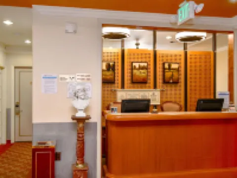 Brand Plaza Hotel Hotels in Glendale