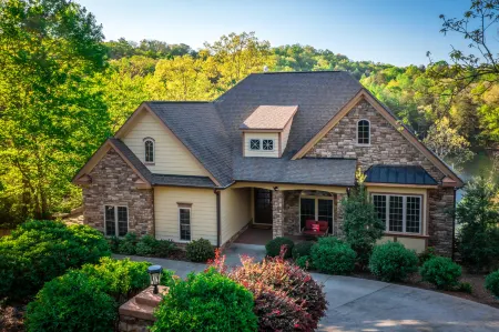 All Decked Out by Carolina Properties Отели рядом с достопримечательностью «Lake lure»