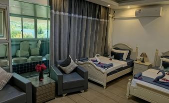 Crystal Palace Hotel