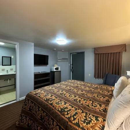 Rodeway Inn & Suites